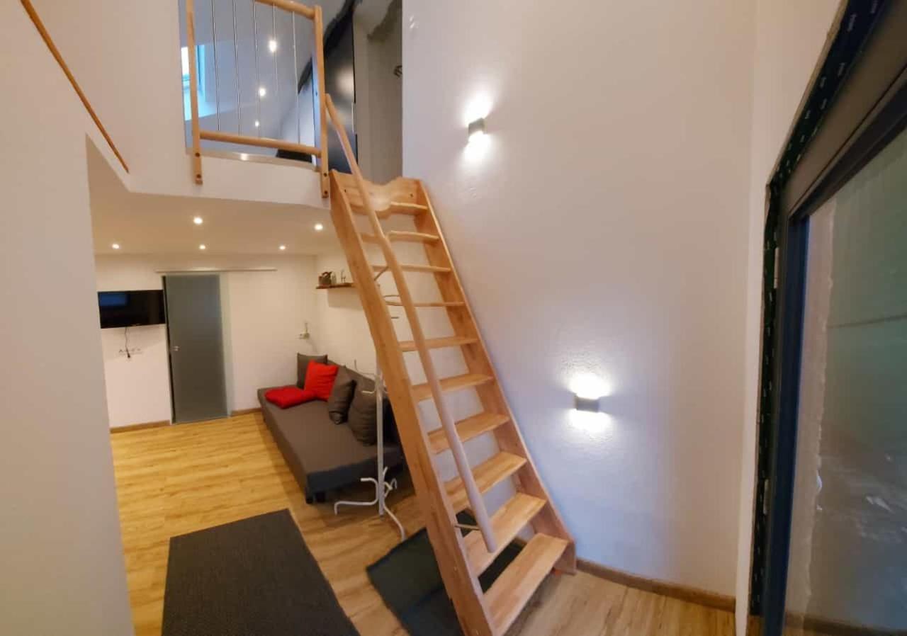 Ferienhaus: Mitten Auf Dem Reiterhof Öhringen Exteriör bild